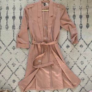 Women’s blush duster